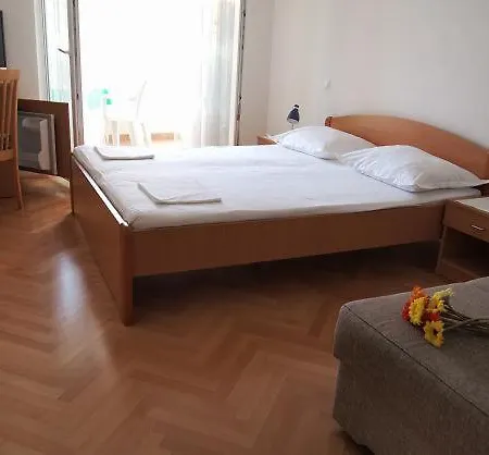 Mira Apartment *